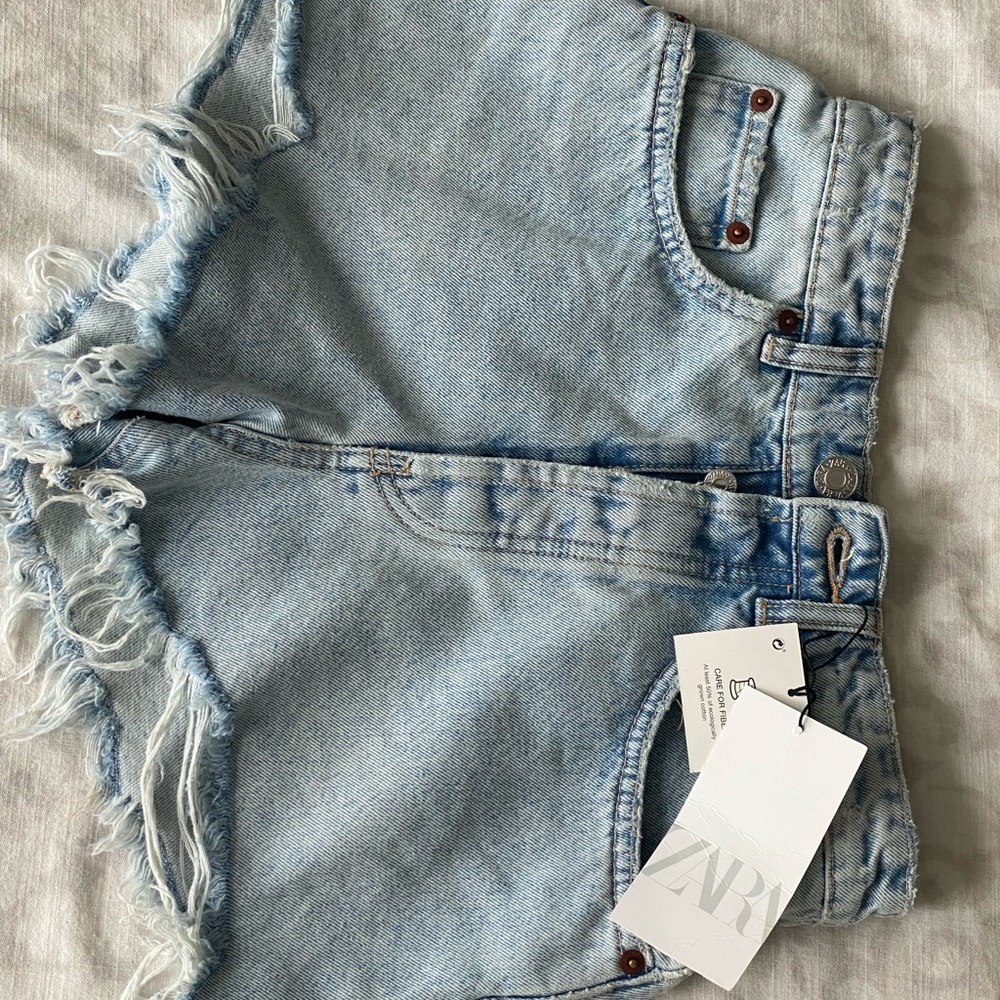 Zara high rise shorts. NWT